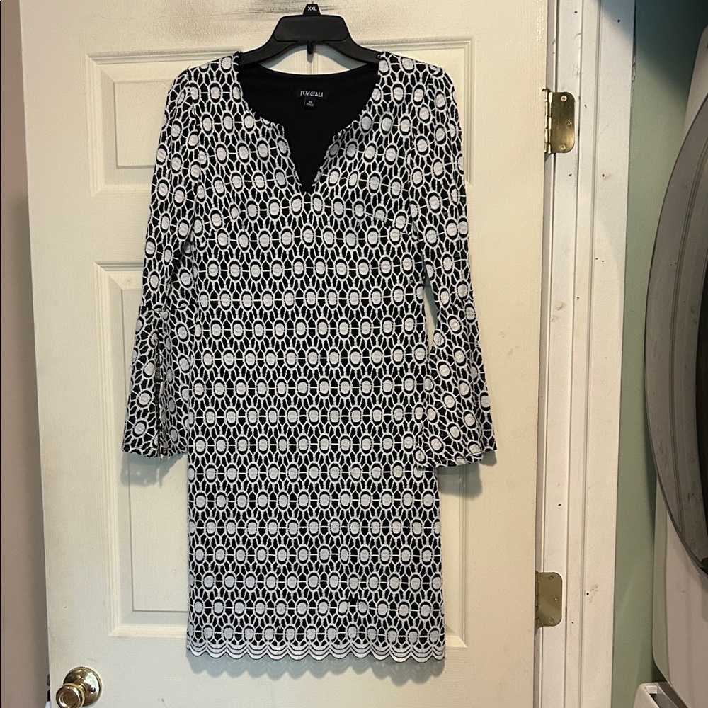 Roz & Ali Dress Size XS Black White